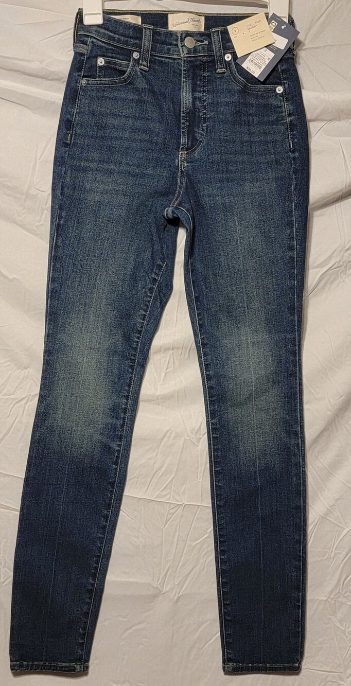 Universal Threads High-Rise Skinny Jeans size 2Reg
